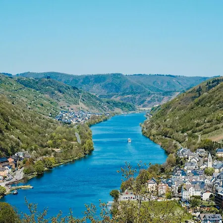 Komfortferienwohnung Mit Traumhaftem Moselblick Apartment Sankt Aldegund